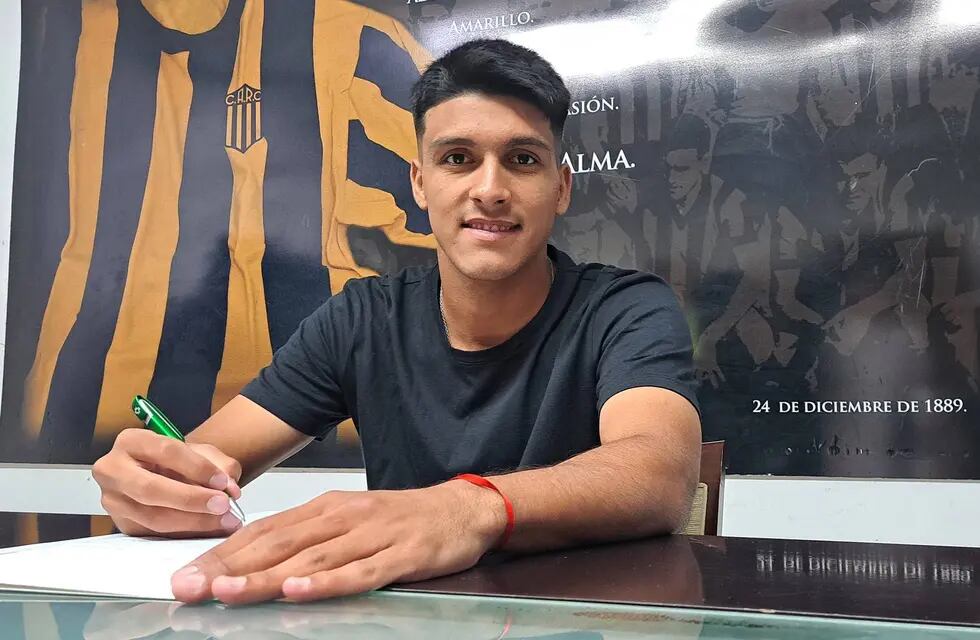 El exjugador de Atlético de Rafaela firmó los papeles este sábado.