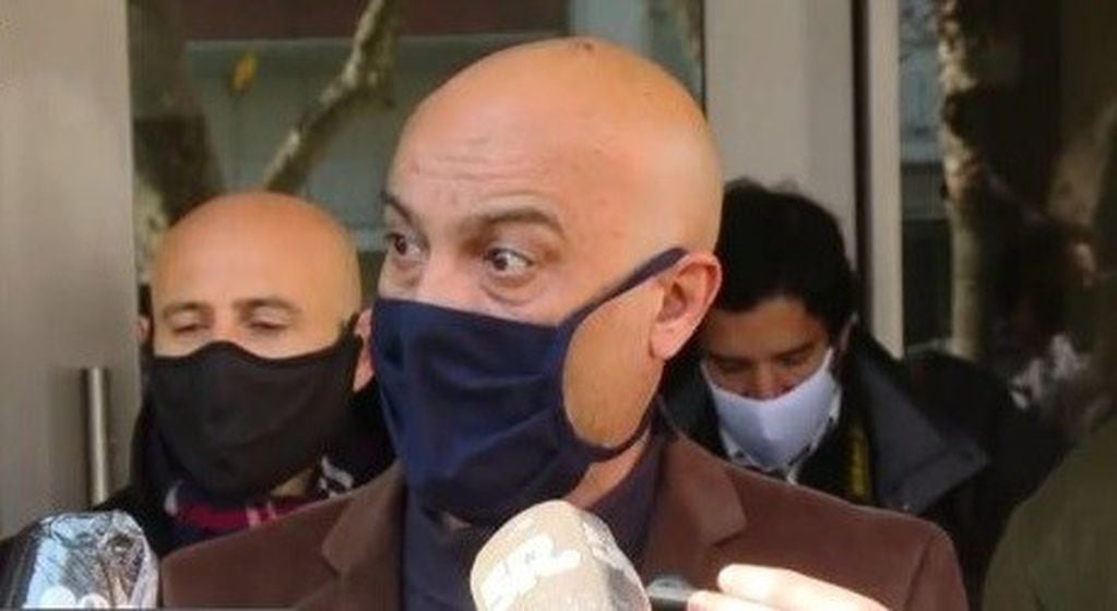 El fiscal Gustavo Ponce Asahad habló con la prensa luego del allanamiento en su casa. (Captura de TV)
