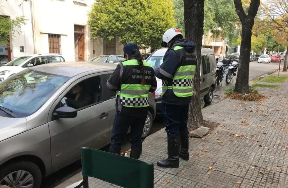 En una semana ya multaron a 550 autos mal estacionados en Salta. (Municipalidad de Salta)
