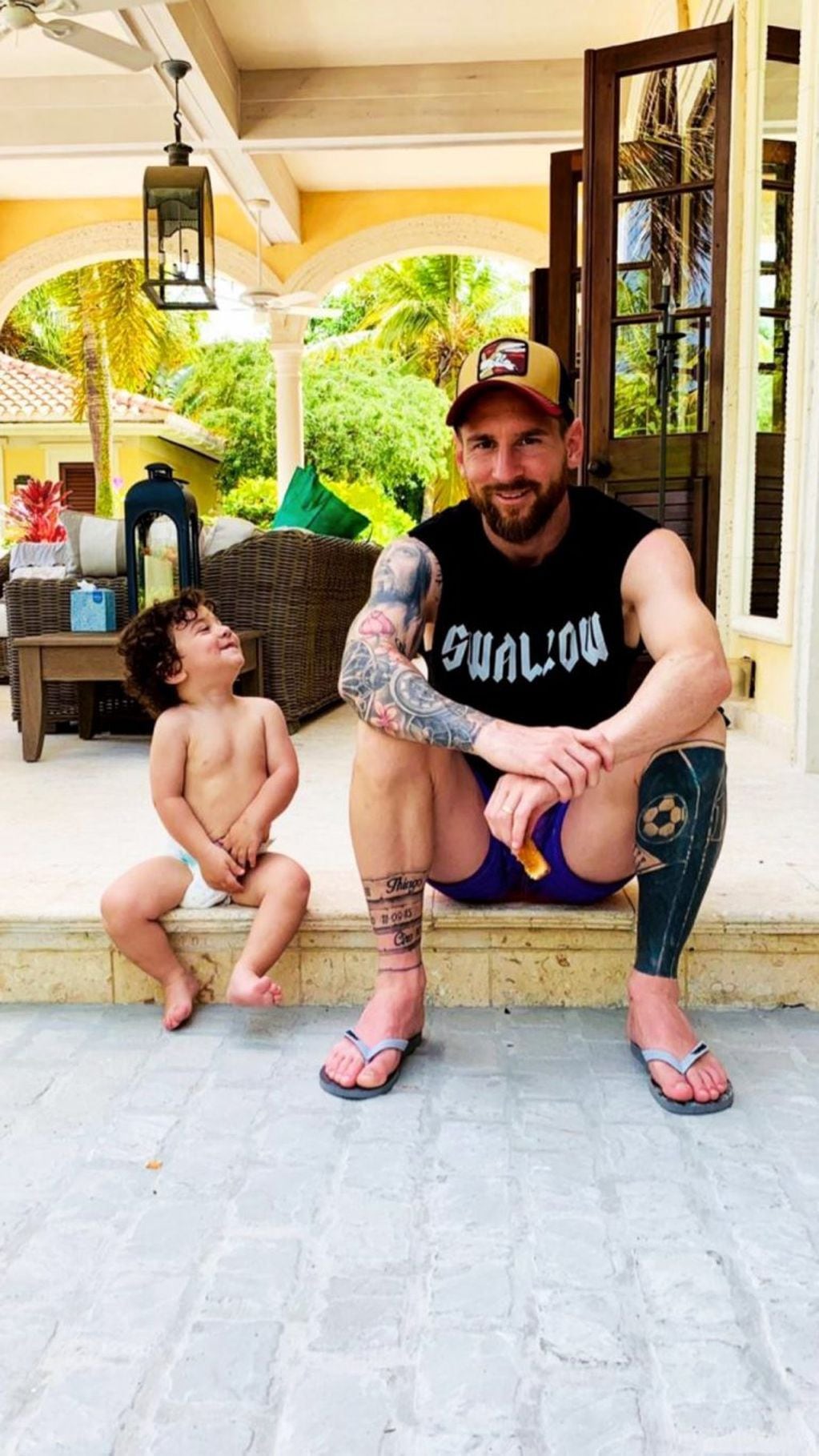 Lionel Messi y su hijo menor Ciro. (@leomessi)