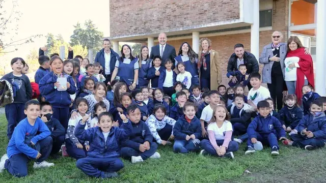 Pérez: Inauguraron el Colegio Tesla en el barrio Cabín 9