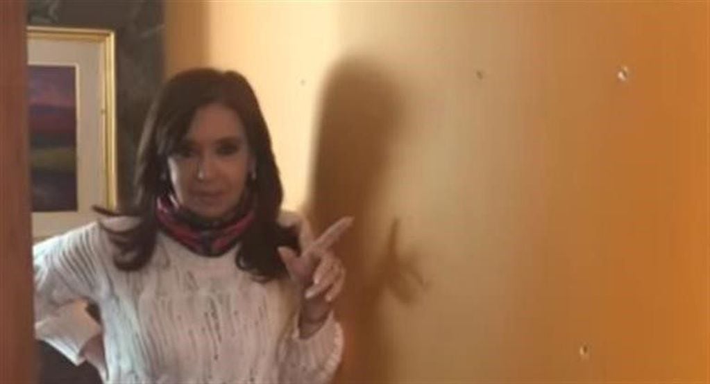 Cristina Kirchner denunció "destrozos" y objetos robados durante los allanamientos realizados en su vivienda de El Calafate