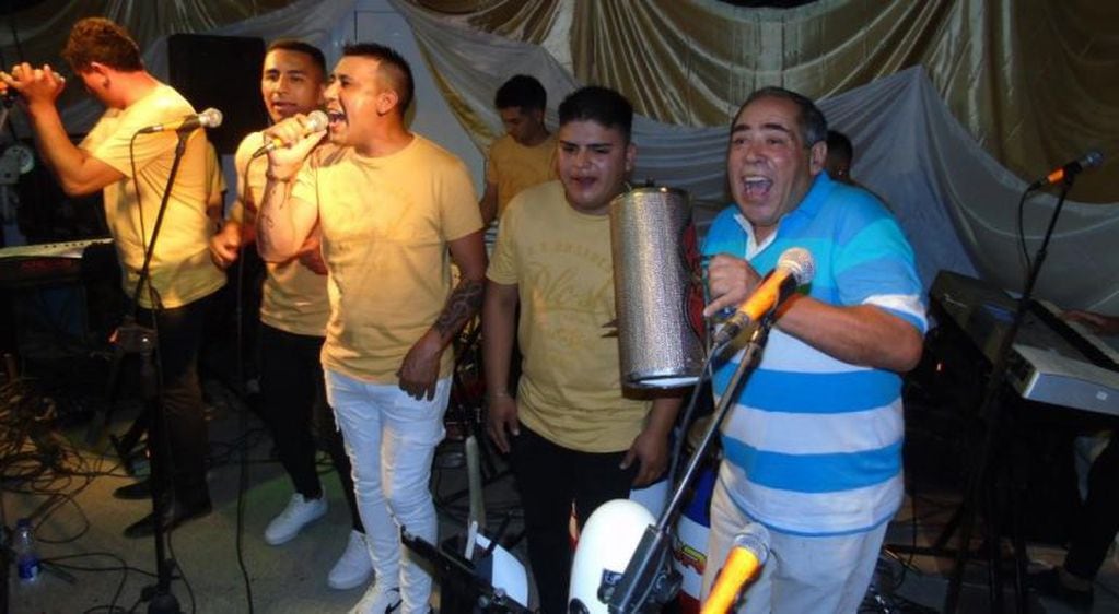 Eduardo Martí, el ganador del Quini 6 de Villa Dolores dio un fiestón. (La Voz)