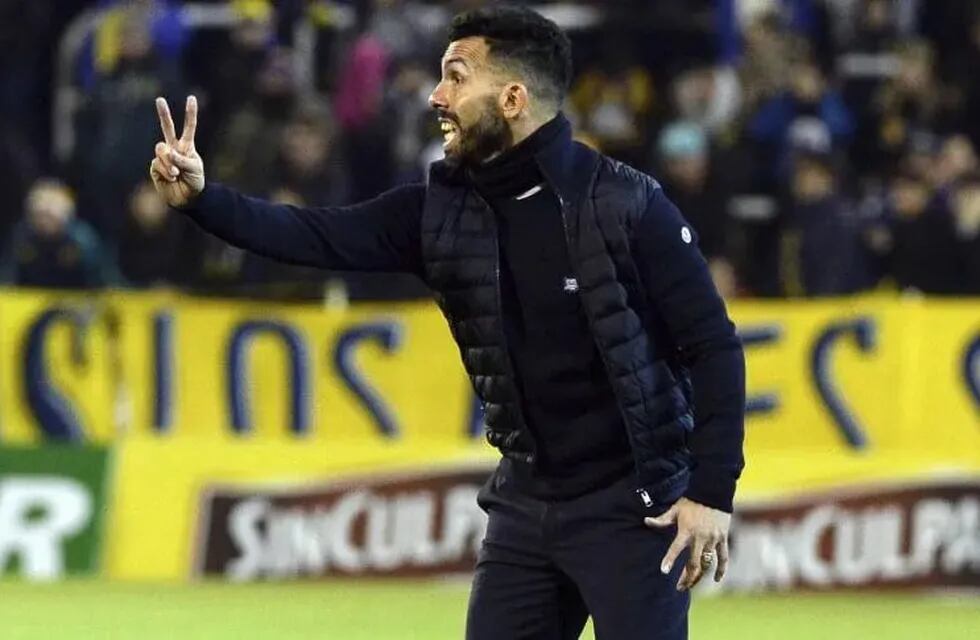 Carlos Tévez tuvo su debut como director técnico en Rosario Central.