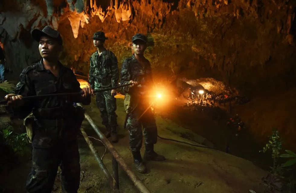 La cronología del rescate de los 12 chicos atrapados en una cueva de Tailandia