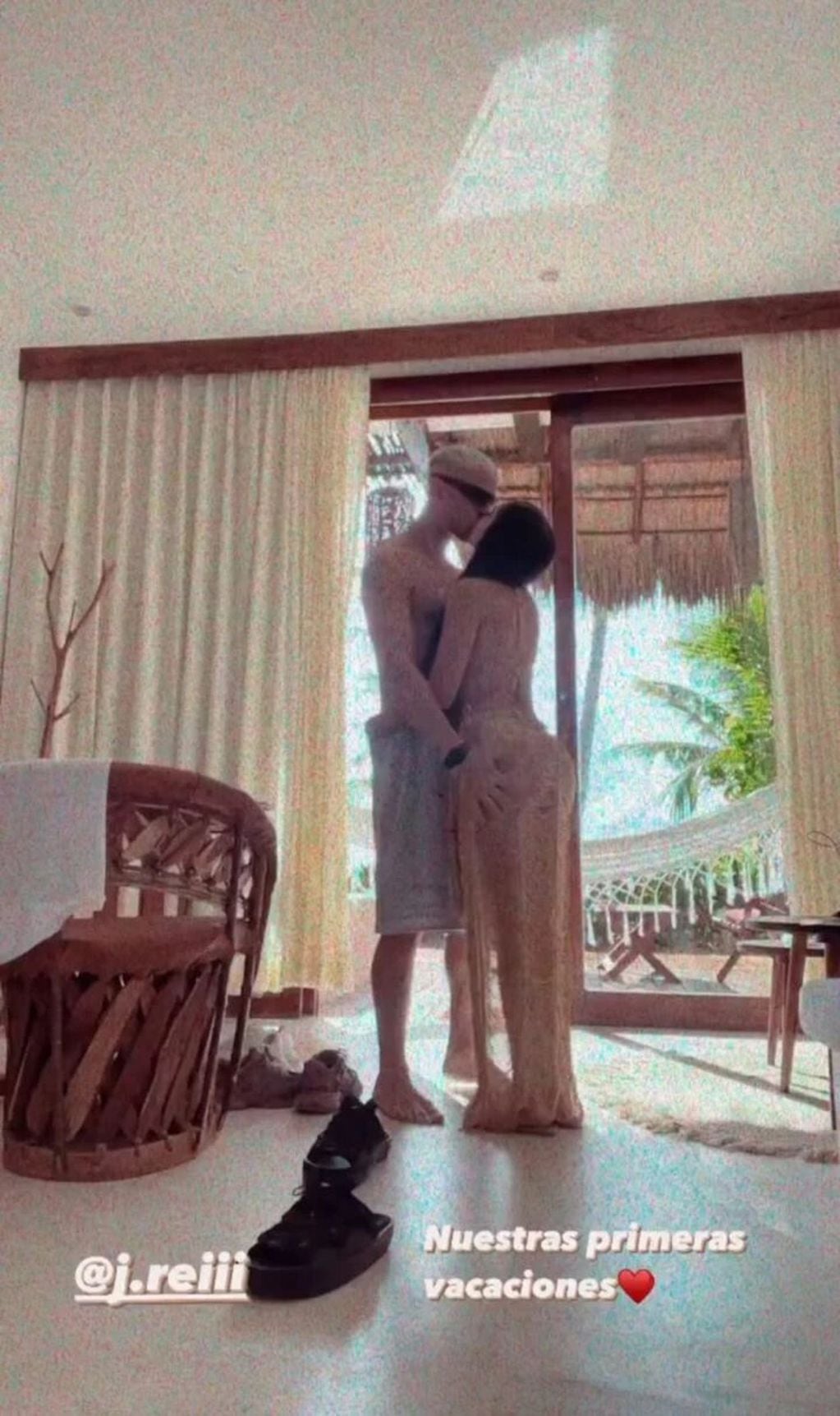 Rei compartió una foto con su novia, María Becerra, vía Instagram.