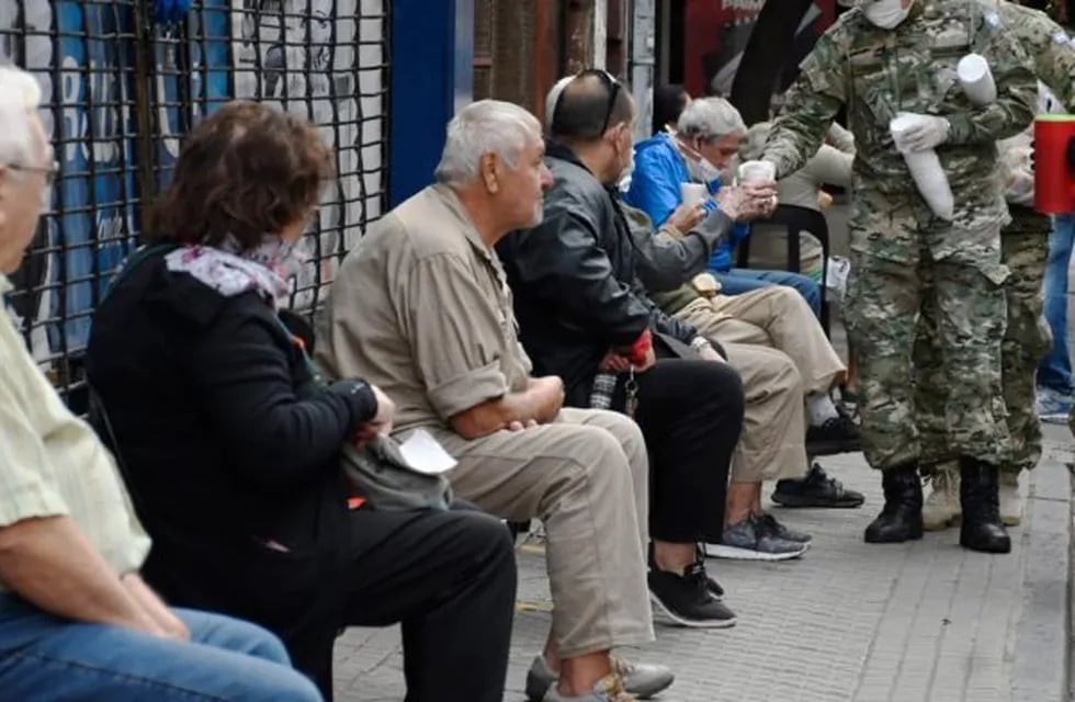 El Gobierno anunciará un aumento en las jubilaciones que sería del 6% (Foto: Clarín)