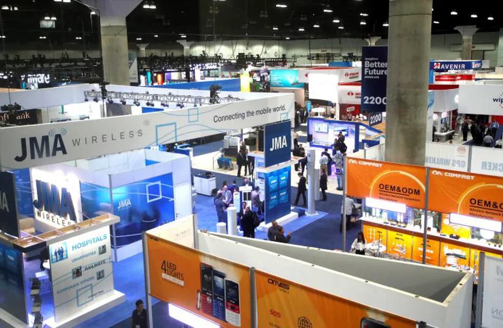 Inauguración y vista general del piso de exhibiciones durante el GSMA Mobile World Congress Americas