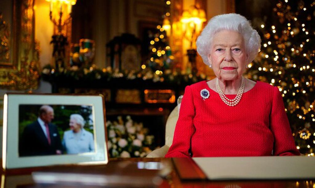 La reina Isabel II continuará con algunas tareas.