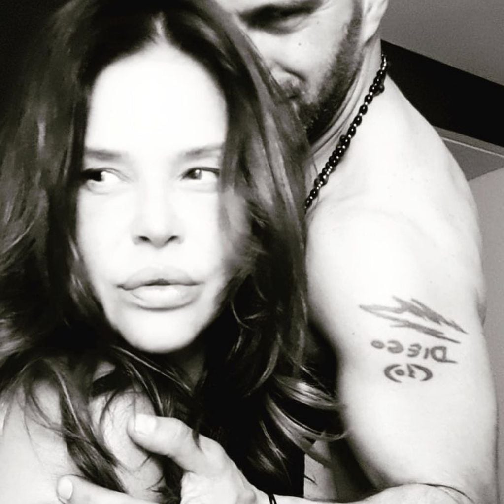 Nazarena Vélez protagonizó una producción hot con Santiago Caamaño en sus redes sociales (Foto: Instagram/ @nazarenavelez)