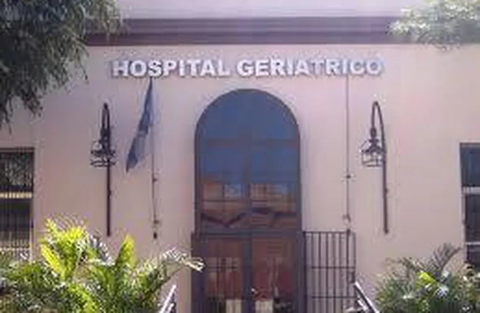 En el Hospital Geriátrico se detectaron tres casos de coronavirus en personal de salud.