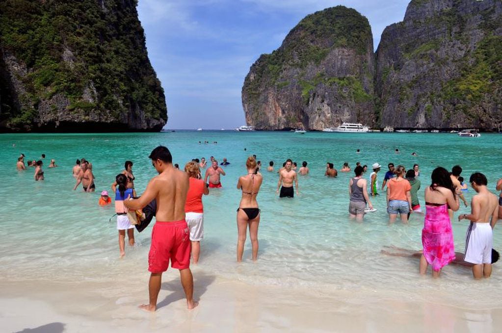 Cerrarán la playa más famosa de Tailandia por los daños causados por los turistas. Foto: EFE.