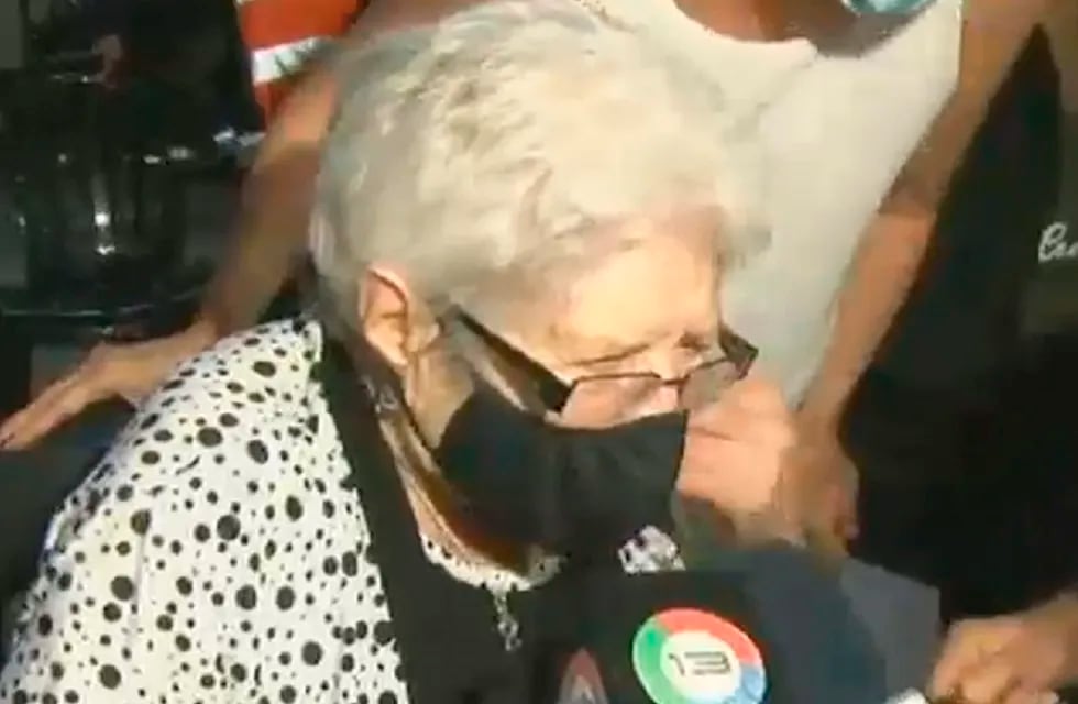 Ana tiene 102 años y su vacunación fue cubierta por los medios de Río Cuarto.