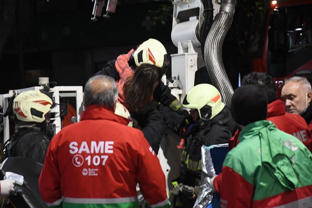 Entre las víctimas fatales del incendio en Recoleta, hay tres menores de edad. 
