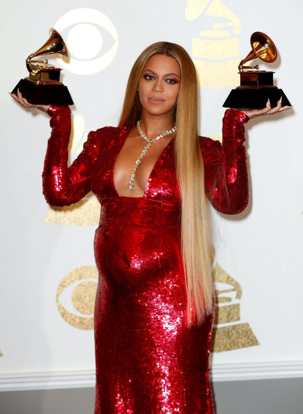 JGM159. Los Angeles (United States), 13/02/2017.- Beyonce poses in the press room during the 59th annual Grammy Awards ceremony at the Staples Center in Los Angeles, California, USA, 12 February 2017. Beyonce won the Best Urban Contemporary Album, 'Lemona