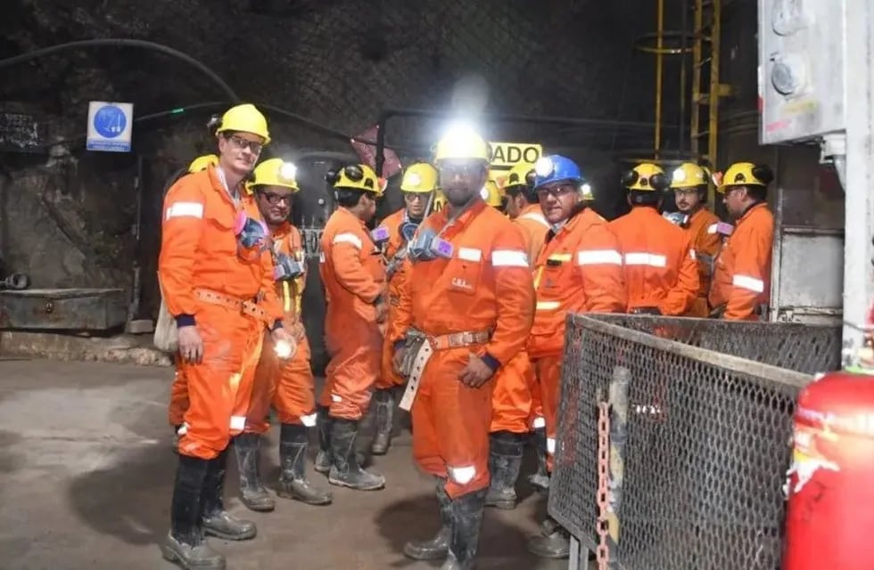 Trabajadores mineros de El Aguilar (Jujuy) aguardan definiciones acerca de su futuro laboral.