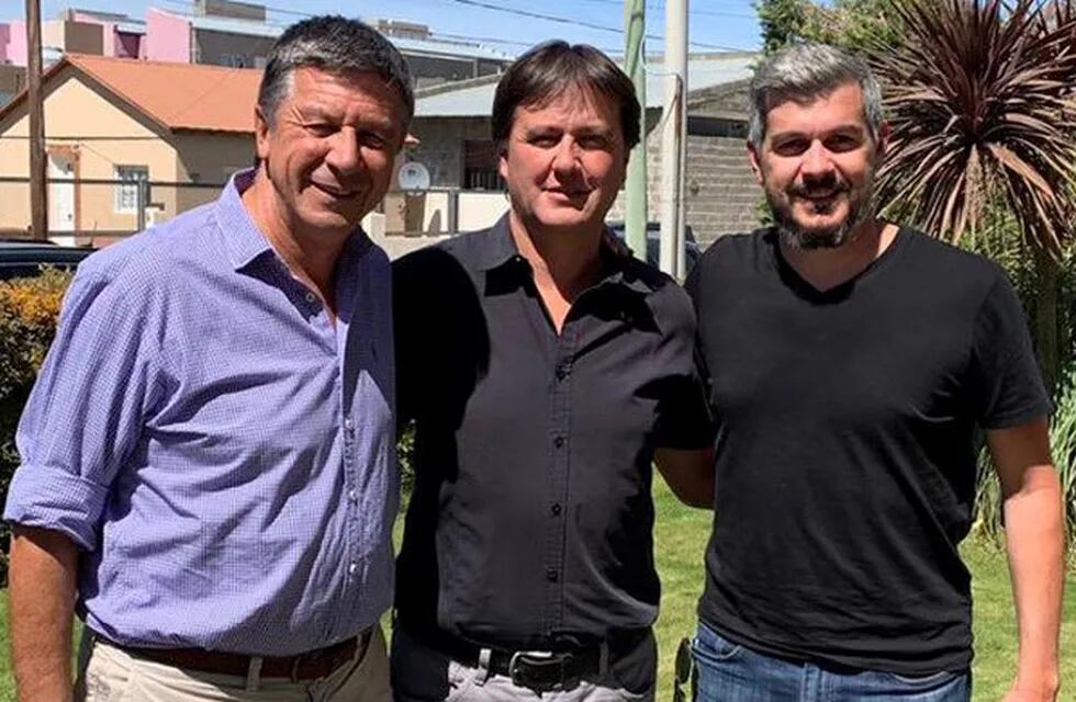 Marcos Peña junto a Gustavo Menna y el intendente de Rada Tally.