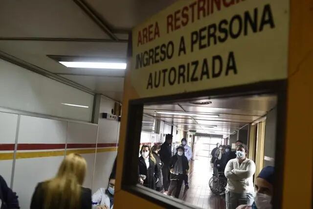 Alertan por una "saturación" del personal de salud en Córdoba.