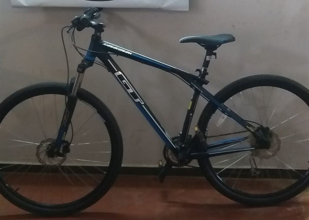 Intentaban comercializar una bicicleta robada en Posadas.