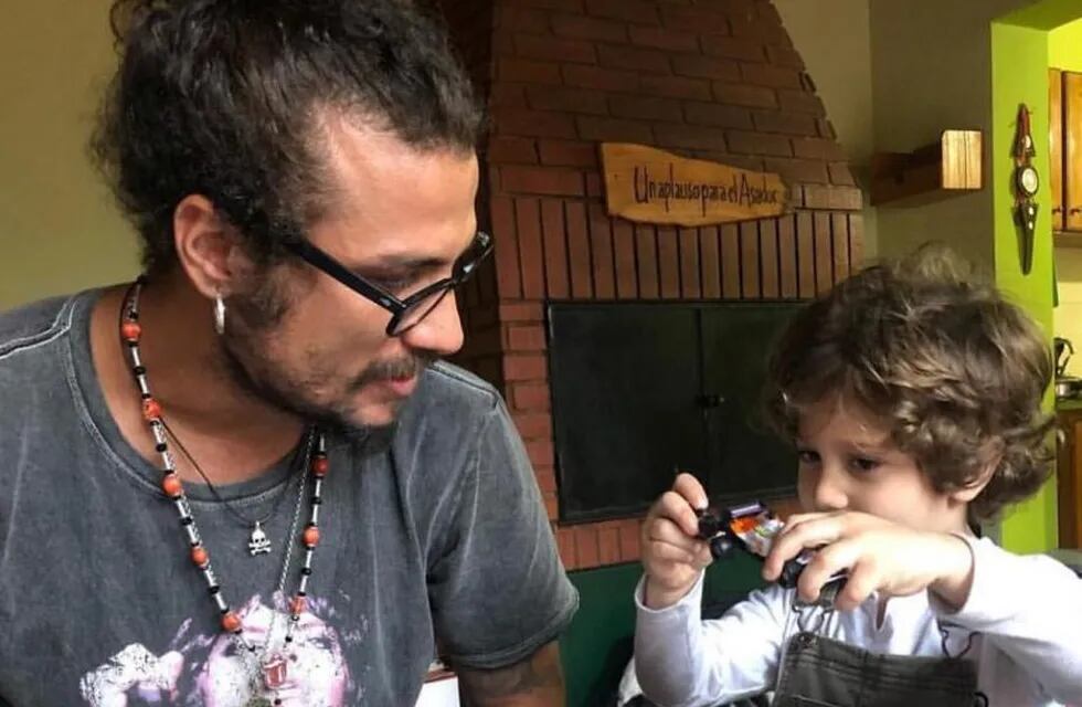 El imprudente video de Daniel Osvaldo manejando con su hijo Momo (Foto: Instagram)
