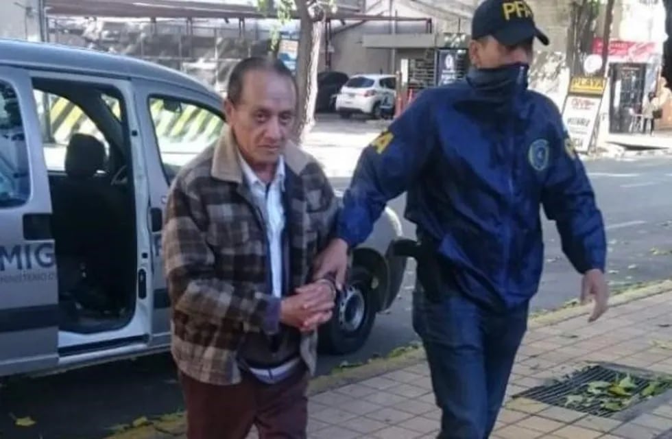 Anciano peruano expulsado del país.