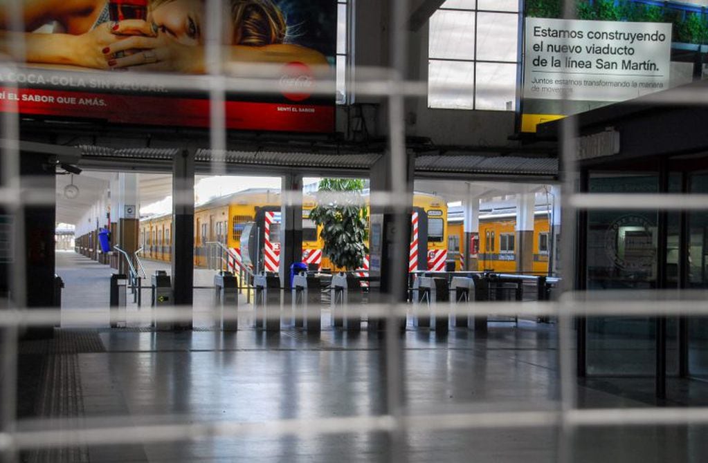 Trenes parados en una estación debido a la huelga general