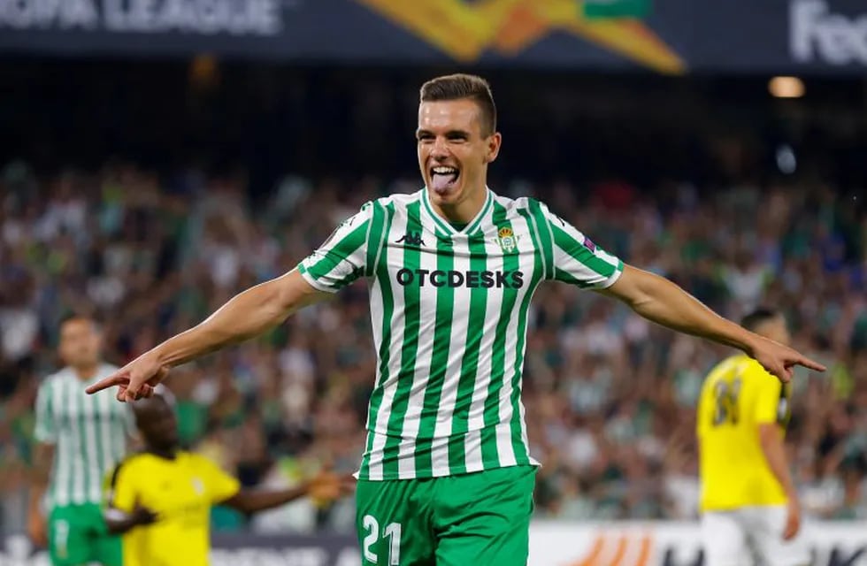 Soccer Football - Europa League - Group Stage - Group F - Real Betis v F91 Dudelange - Estadio Benito Villamarin, Seville, Spain - October 4, 2018  Real Betis' Giovani Lo Celso celebrates scoring their second goal       REUTERS/Marcelo del Pozo