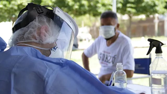 Buscan voluntarios para campaña de vacunación contra el coronavirus en Santa Fe
