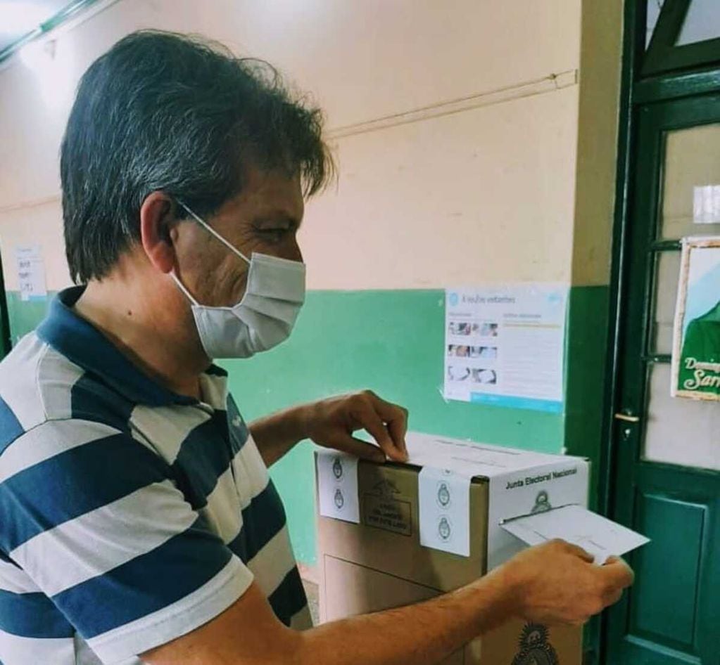 PASO 2021 en Misiones | Gaspar Dudek, intendente de Cerro Azul, emitió su voto.