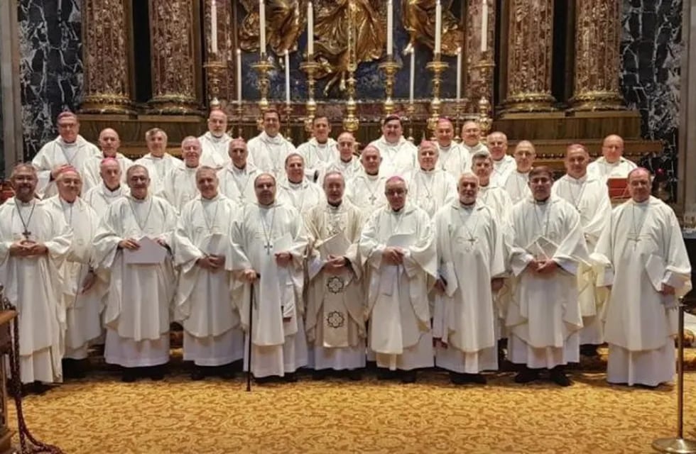 Visita ad limina de los obispos del NEA entre los que están Marcelo Martorell, Juan Rubén Martínez y Damián Bitar, de Iguazú, Posadas y Oberá respectivamente.