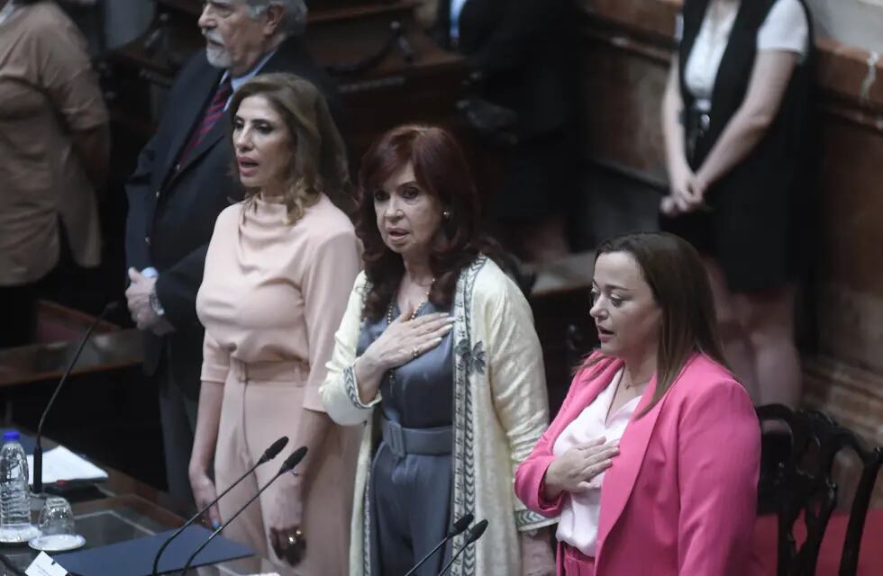 Cristina Kirchner se despidió de los trabajadores del Senado. Foto: Federico López Claro