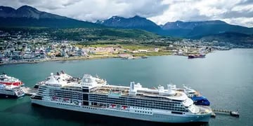 El Puerto de Ushuaia recibió al primer barco propulsado por gas natural licuado