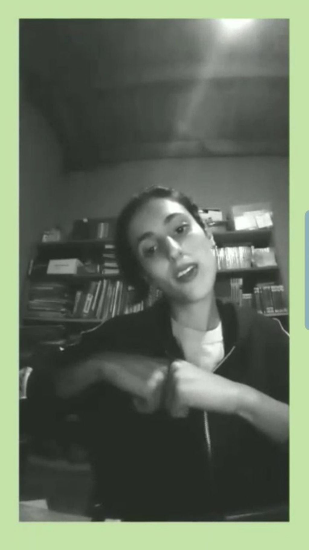 Lara Castro, docente del IESS de Villa Carlos Paz. (foto: captura de pantalla de video difundido).