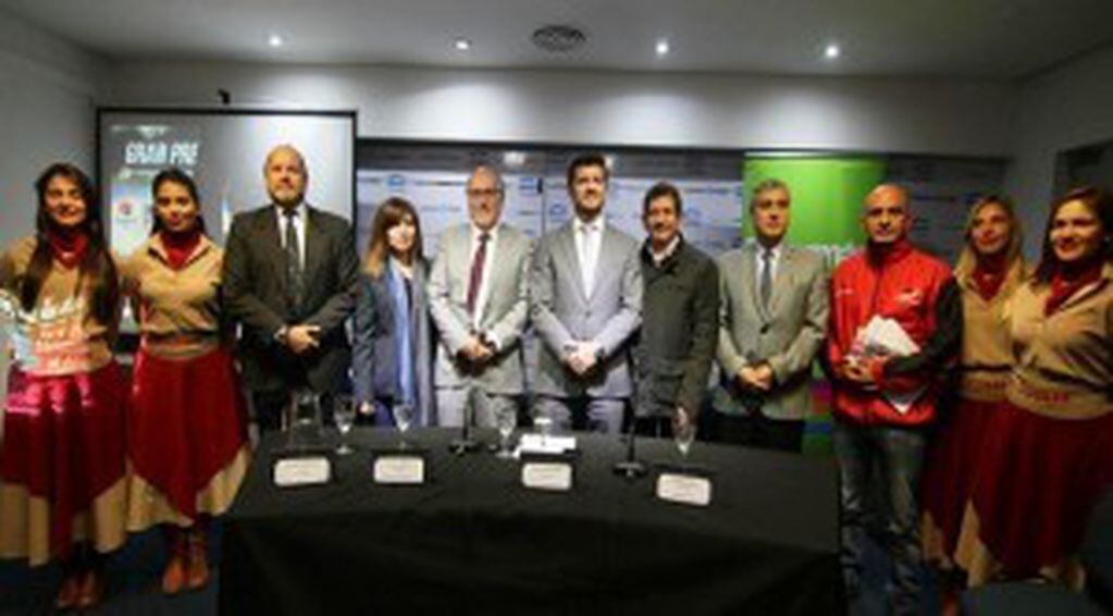 En la presentación del evento estuvieron Sebastian Giobellina acompañado por Héctor Viñuales, Luis Ibáñez, Juan Maresca, Ernesto Gettar y Fernando Mignone.