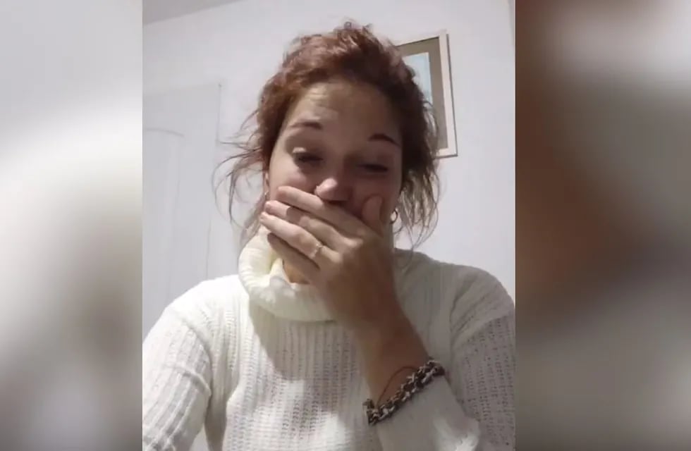 El video se viralizó y la joven recibió mensajes de apoyo y solidaridad. (captura)