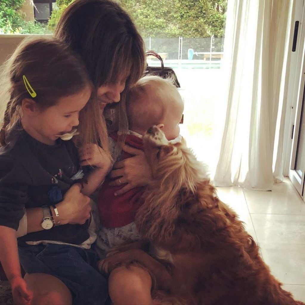 Marcela Kloosterboer junto a sus dos hijos: Juana y Otto (Foto: Instagram/ @m.klooster)