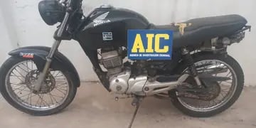 La moto recuperada por la AIC