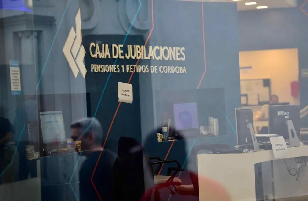 La medida tomada por el Gobierno de Córdoba alcanza a 87 mil jubilados (La Voz / Archivo).