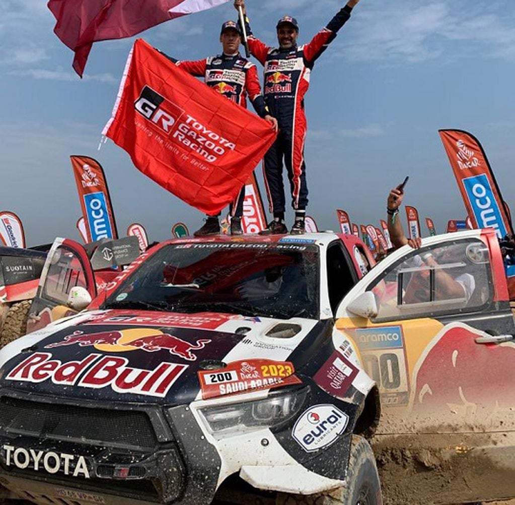 Al-Attiyah y su navegante Baumel, ganadores del Dakar 2023 con Toyota.