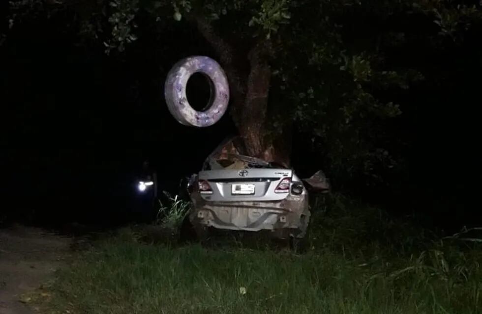 Un Gendarme perdió la vida al impactar de manera frontal contra un árbol