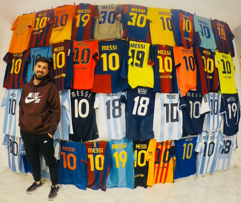 Danilo Ciancia coleccionista de camisetas de Messi en Arroyito