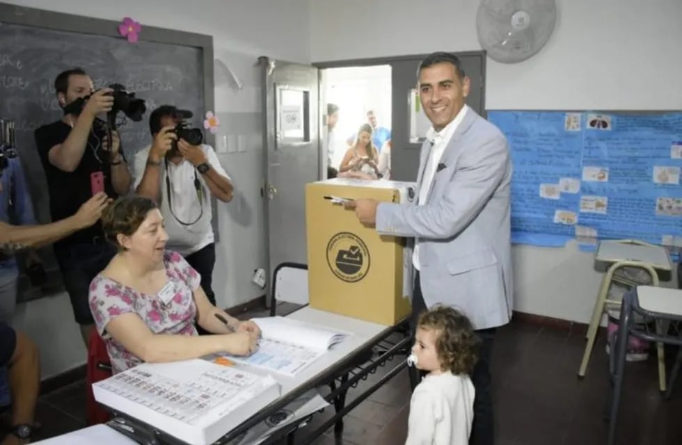 Gastón Hissa votó. Foto: El Diario de la República