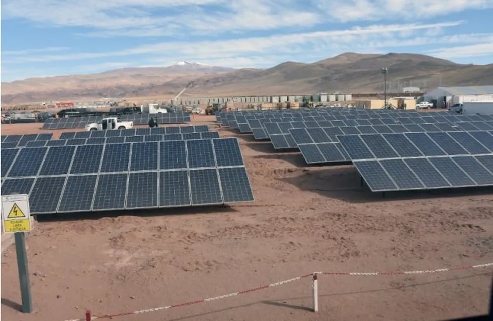 Paneles solares instalados en Cauchari, Jujuy
