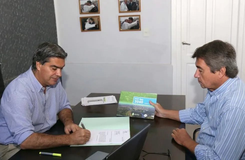 Capitanich elevó el acuerdo firmado con la la Facultad de Arquitectura y Urbanismo de la UNNE al Concejo Deliberante.