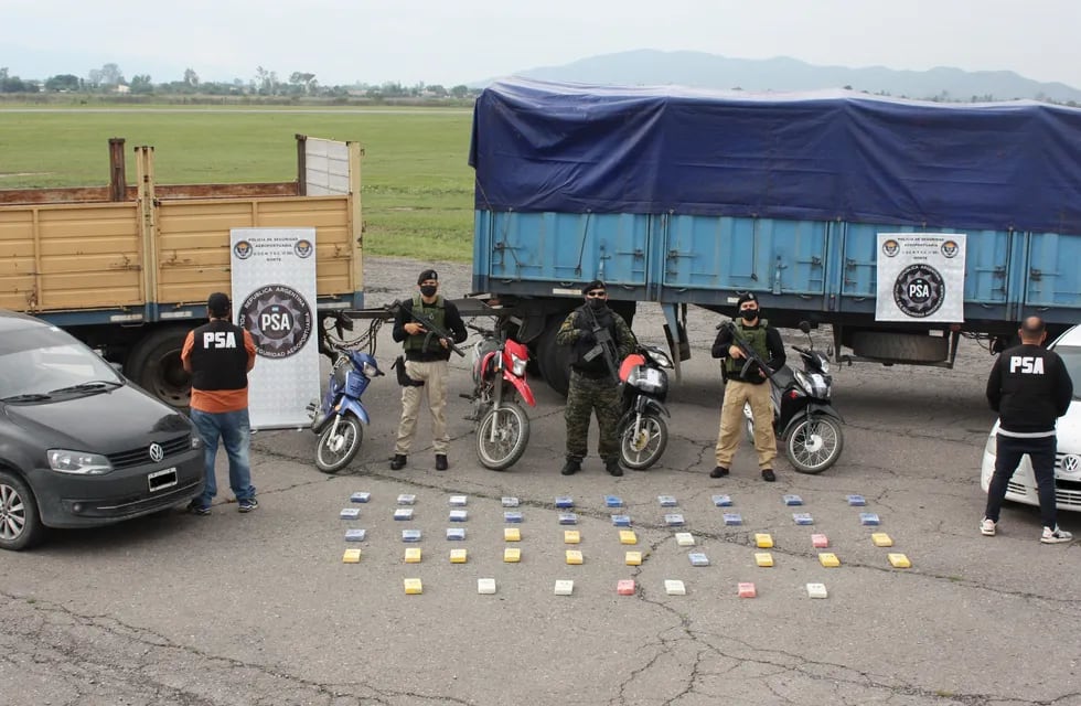 La PSA secuestró casi 50 kilos de cocaína en un operativo montado en Salta, en proximidades del límite interprovincial con Jujuy.