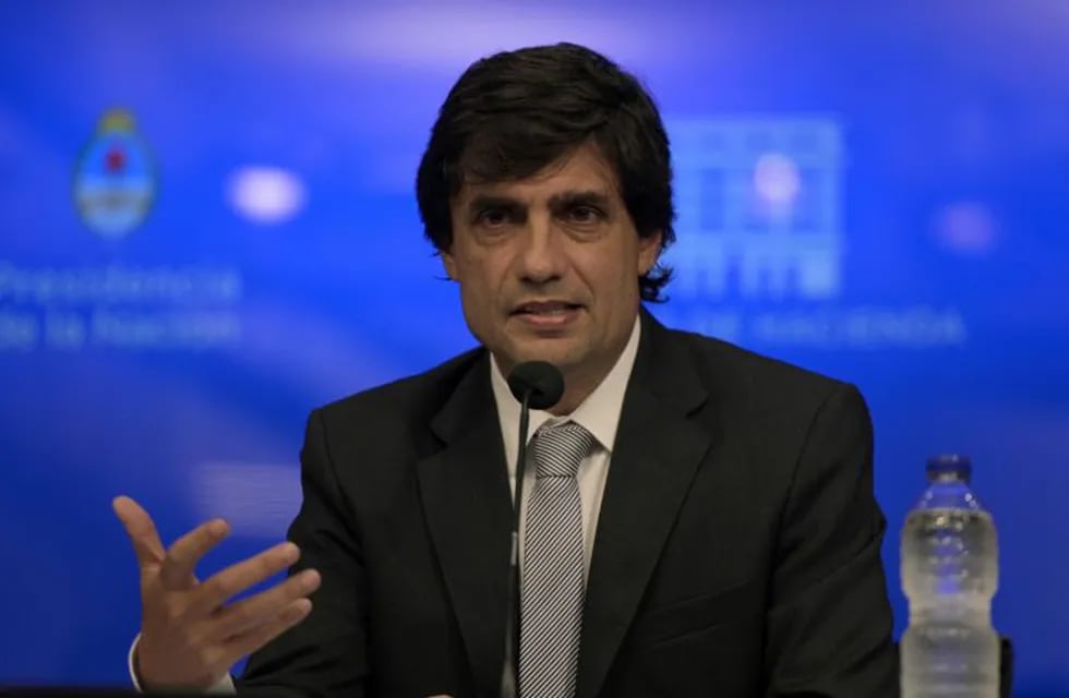 El Gobierno le contestó a Cristina Kirchner y dijo que no evalúa endurecer el control de capitales. (AFP)