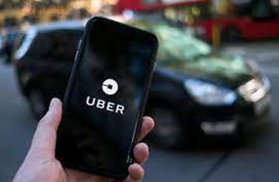 Uber funciona en Posadas y causa malestar con taxistas.