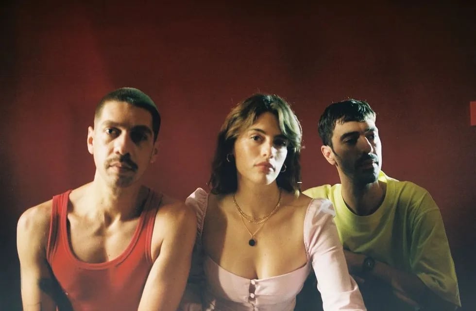 Hernán Ortiz, Chiara Parravicini y Nahuel Barbero para el lanzamiento de la canción "Ciudad". (Foto: Instagram/@chiaraparravicini)