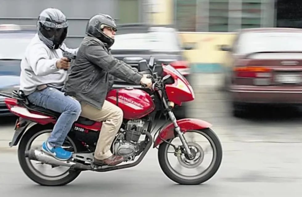 Ley Anti Motochorros: podrán tramitar un permiso para circular dos pasajeros en moto. (Web)