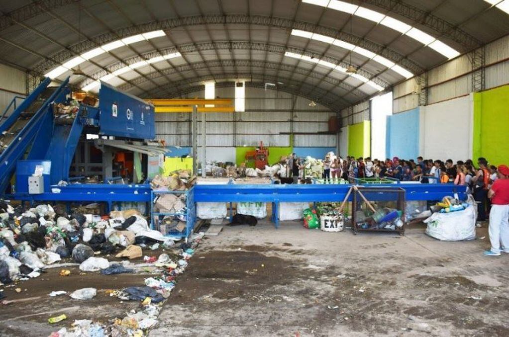 El enorme gesto que protagonizó Dardo Miranda ocurrió en la planta de reciclado de Rufino. (Archivo)